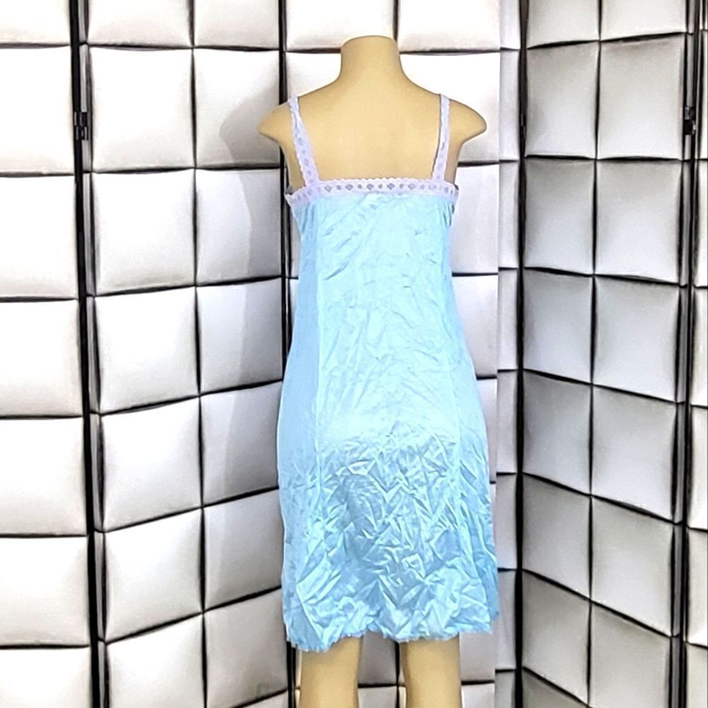 Vintage nightgown/ slip - Picture 5 of 7